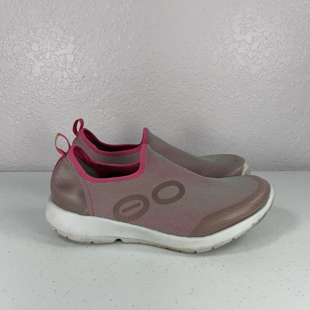 OOfos OOmg Sport Low Recovery Shoes Womens 8.5 Pink Fuchsia White
